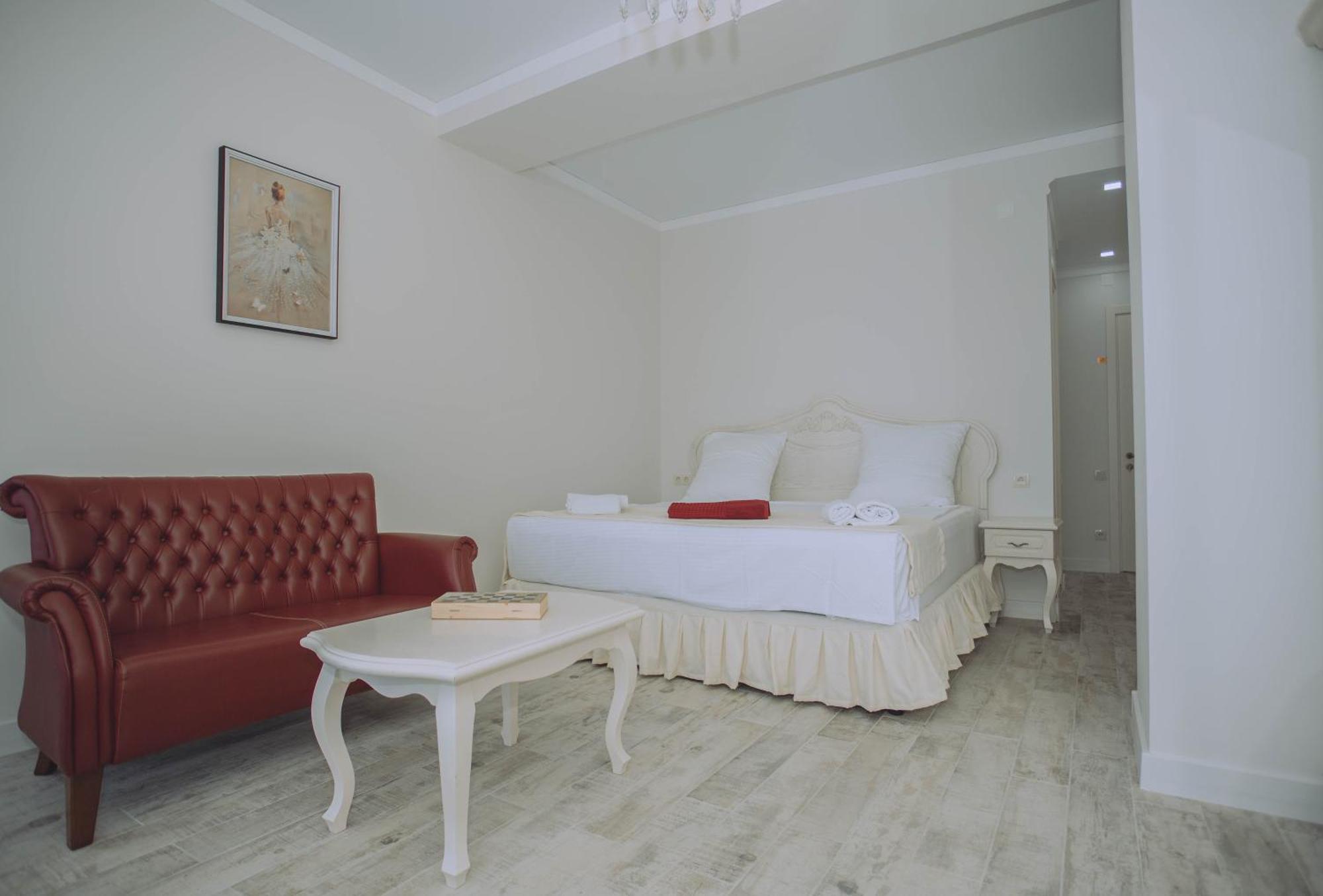 Royal Medis Hotel Батуми Экстерьер фото