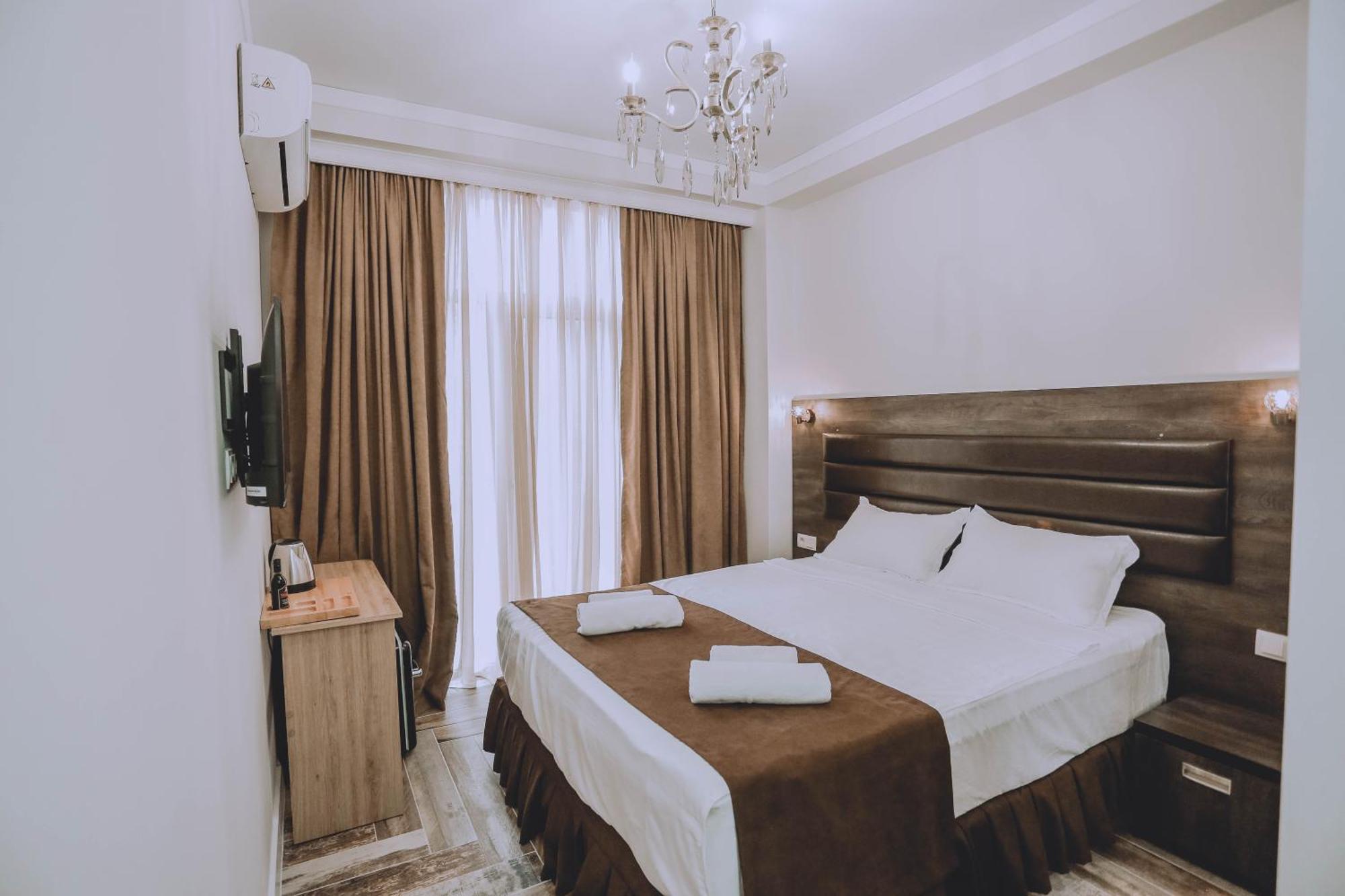 Royal Medis Hotel Батуми Экстерьер фото