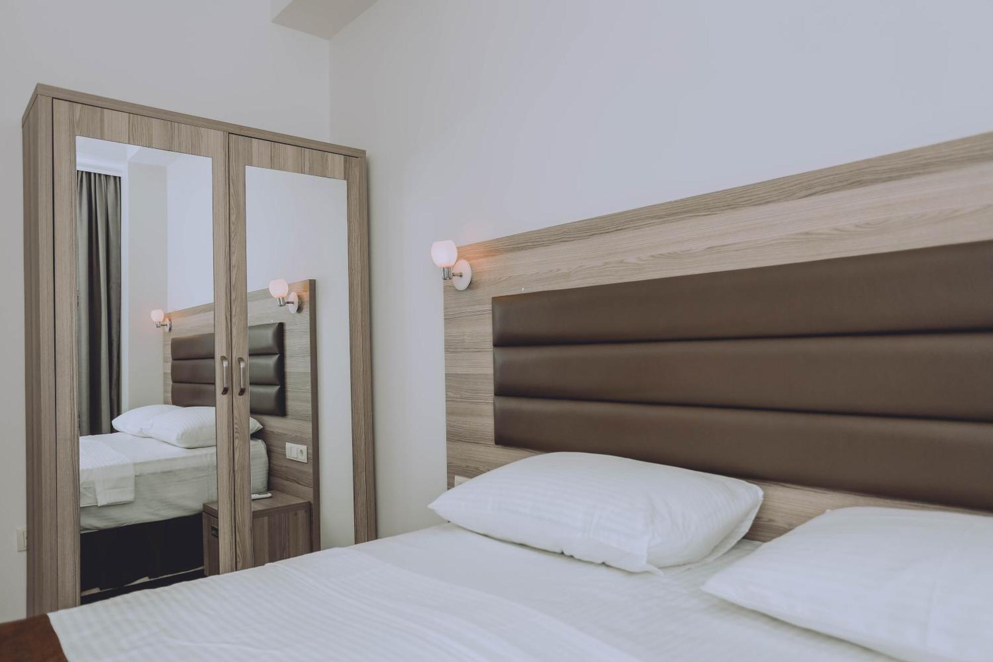 Royal Medis Hotel Батуми Экстерьер фото