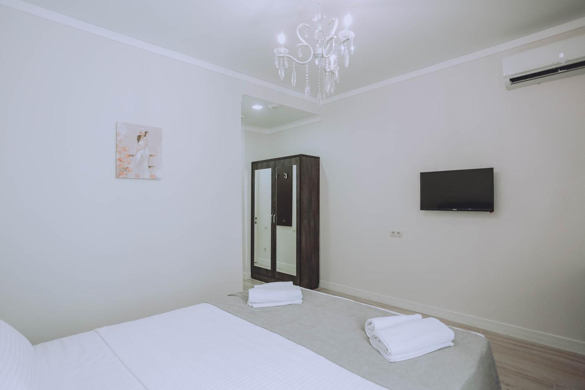 Royal Medis Hotel Батуми Экстерьер фото