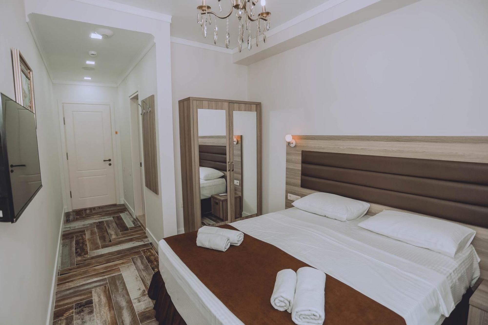 Royal Medis Hotel Батуми Экстерьер фото