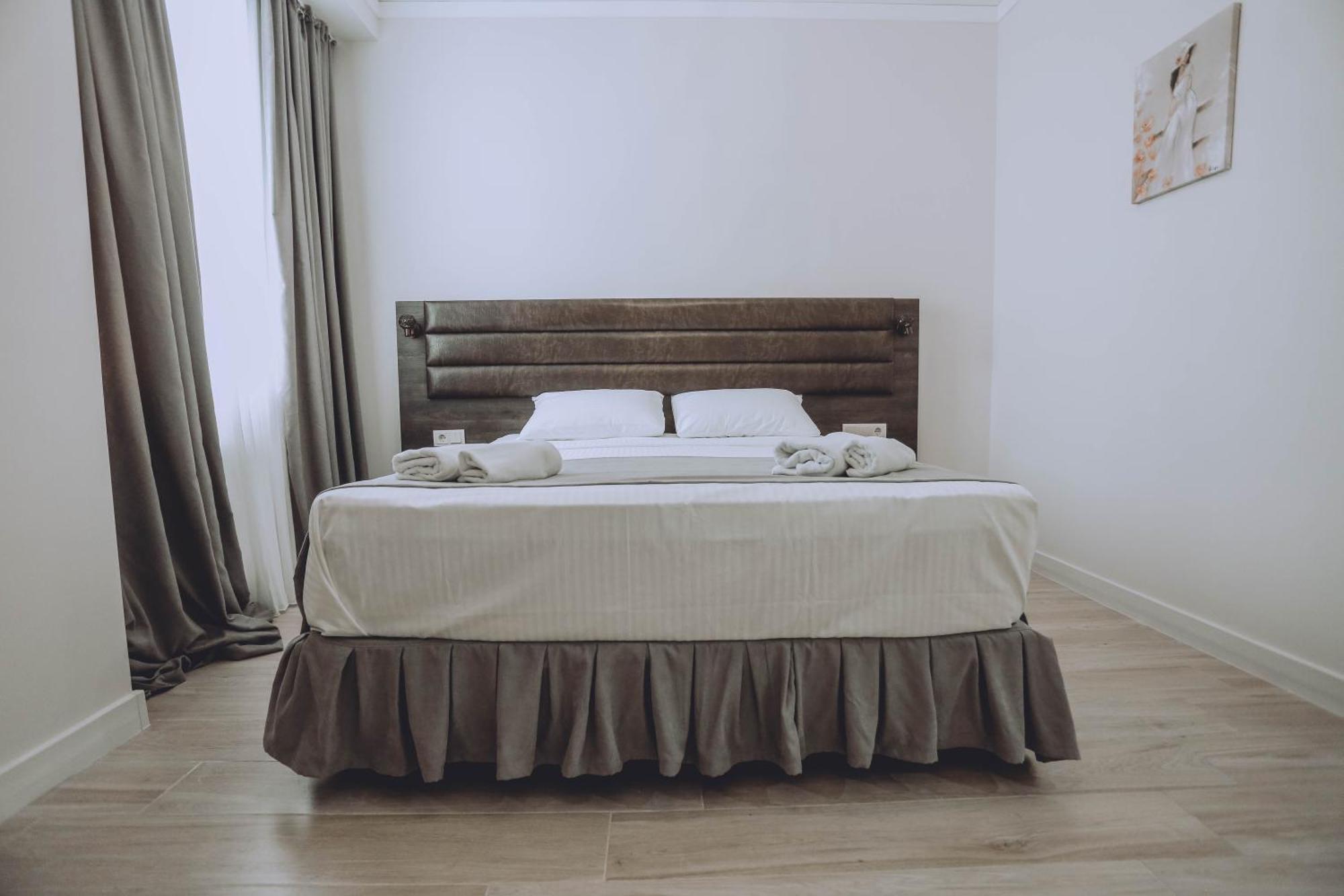 Royal Medis Hotel Батуми Экстерьер фото