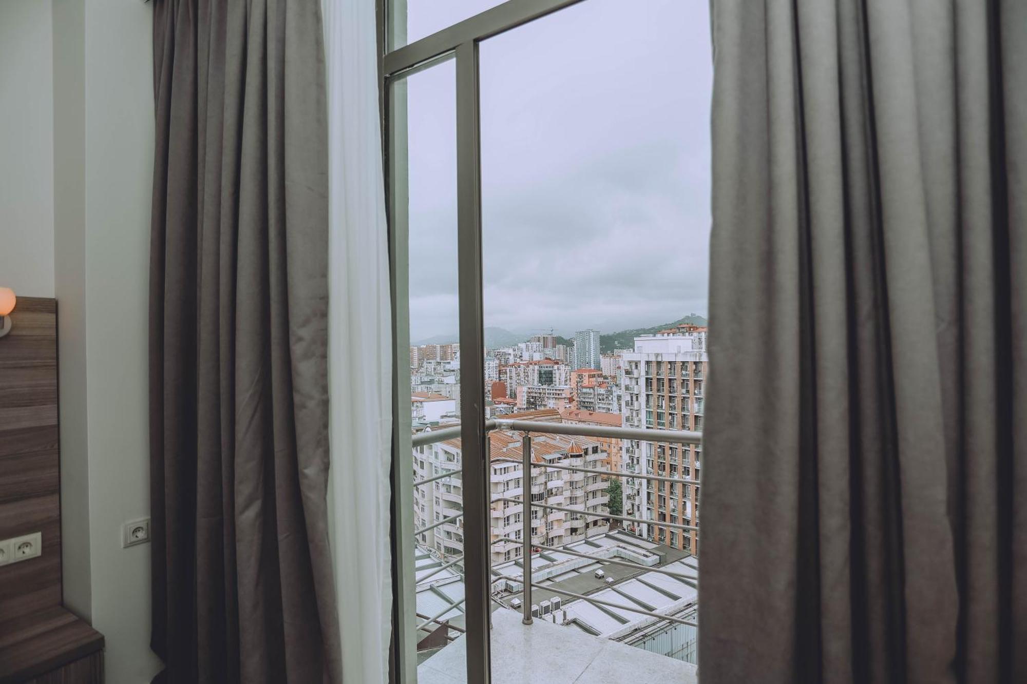 Royal Medis Hotel Батуми Экстерьер фото