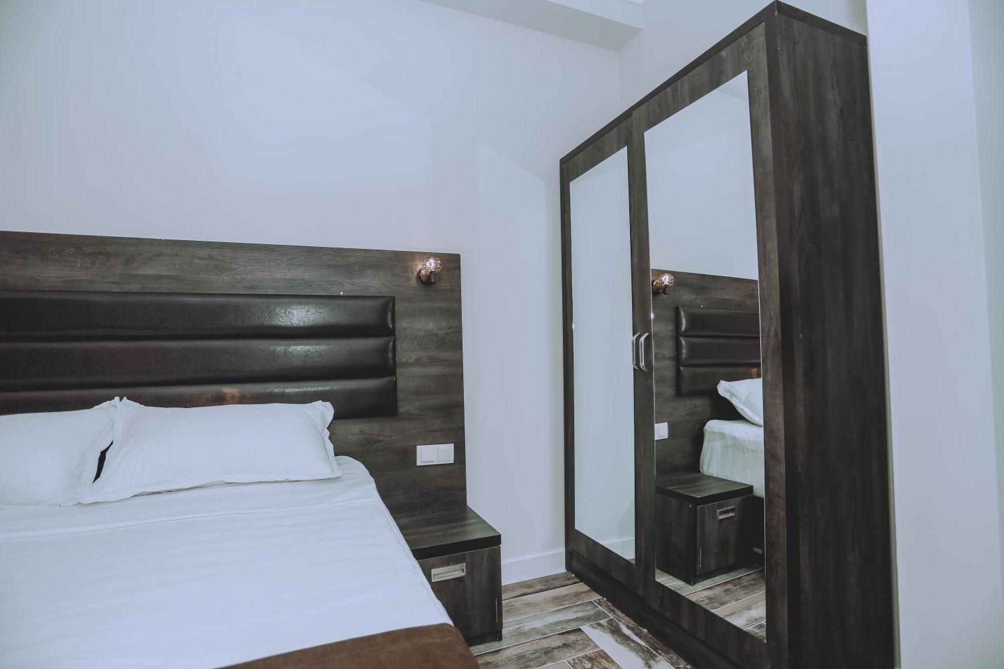 Royal Medis Hotel Батуми Экстерьер фото