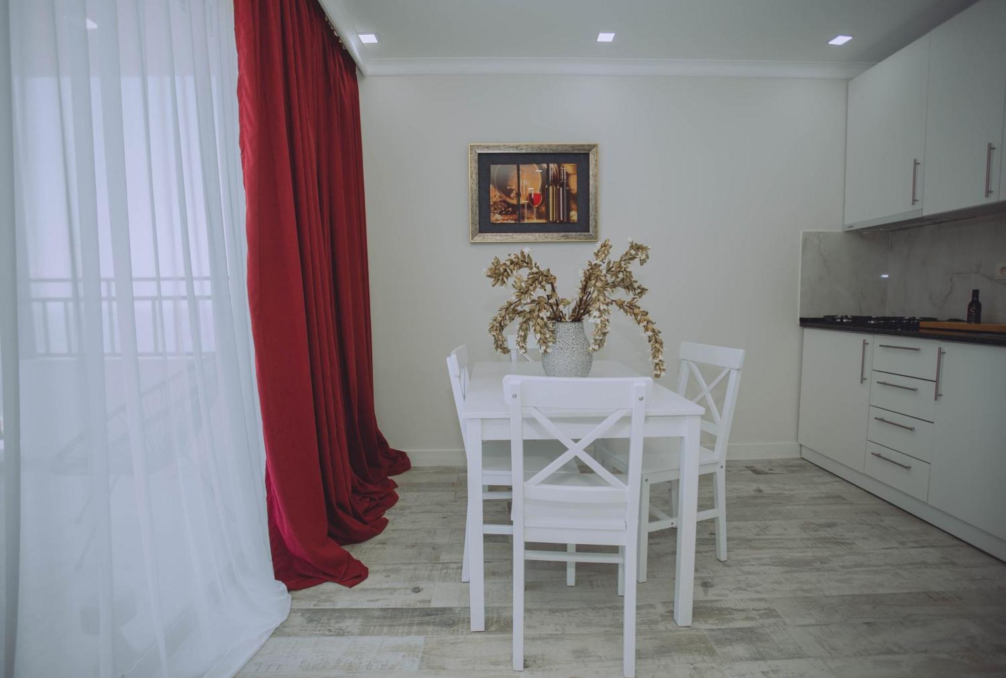 Royal Medis Hotel Батуми Экстерьер фото