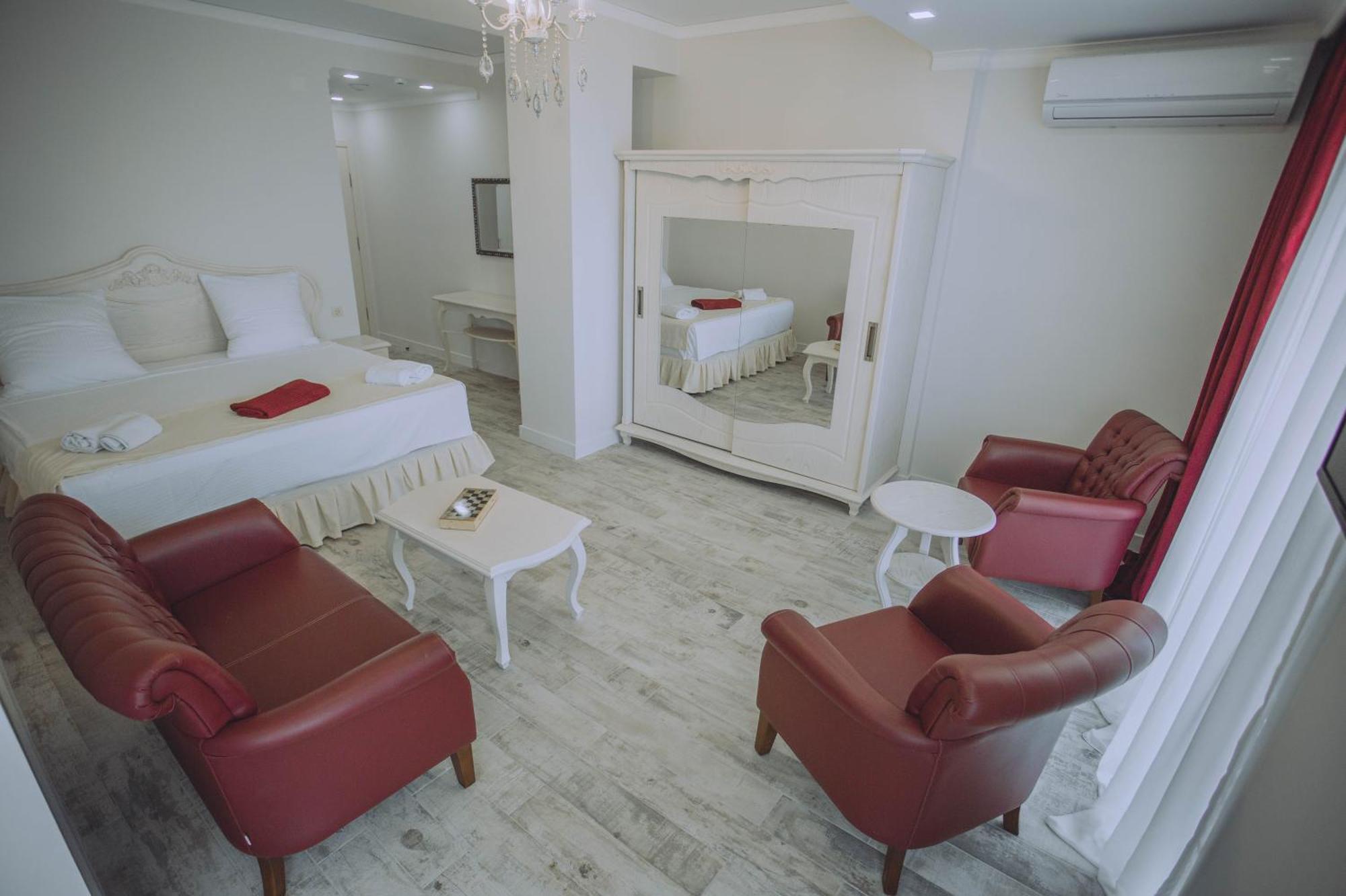 Royal Medis Hotel Батуми Экстерьер фото