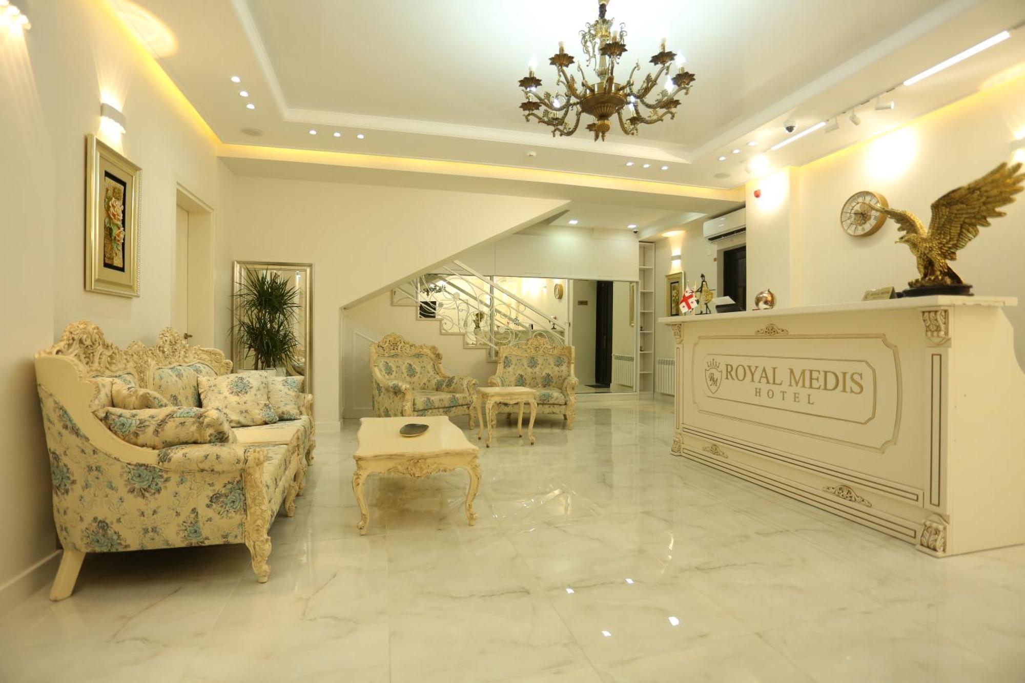 Royal Medis Hotel Батуми Экстерьер фото